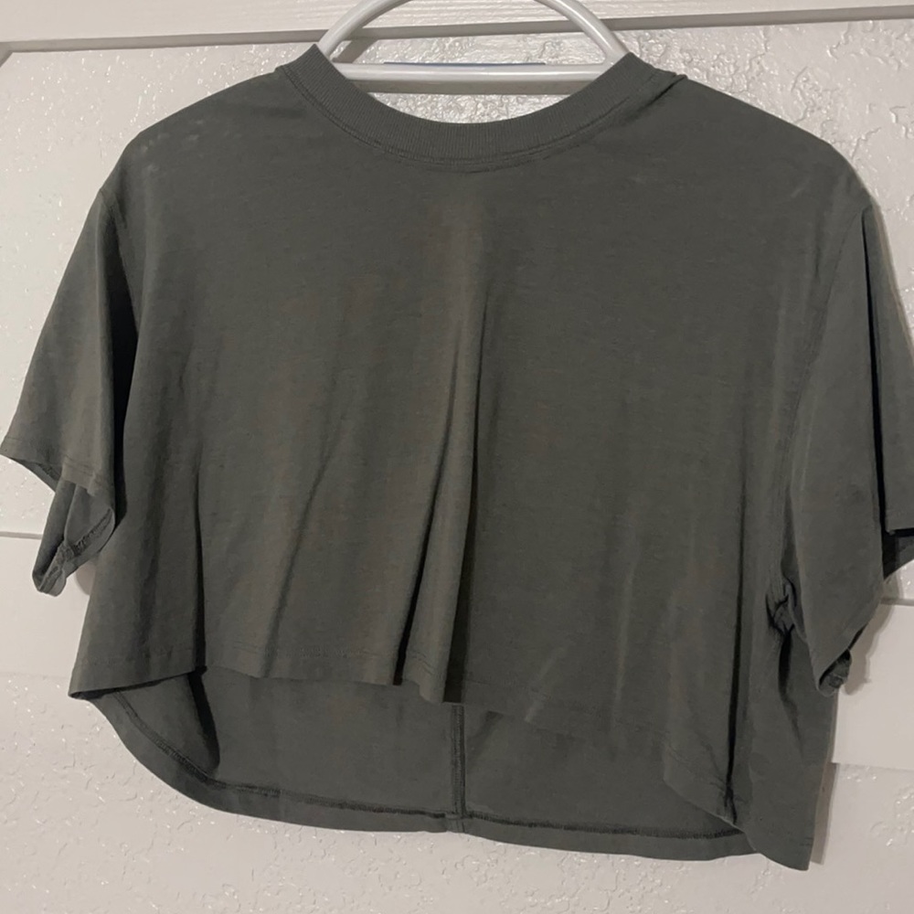 army green cropped lulu top